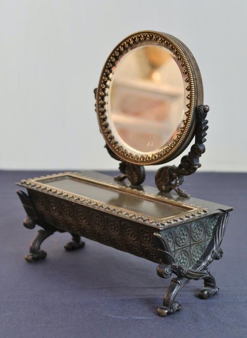 Box with mirror in the manner of a psyché