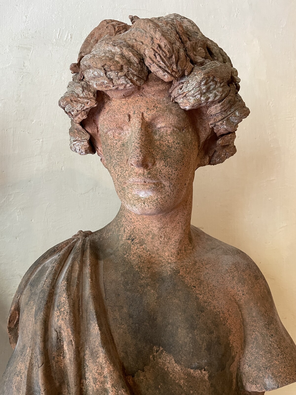 Couple of allegorical busts