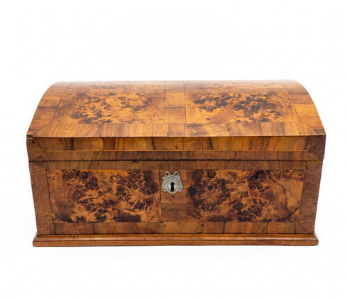Domed travelling box with marquetry