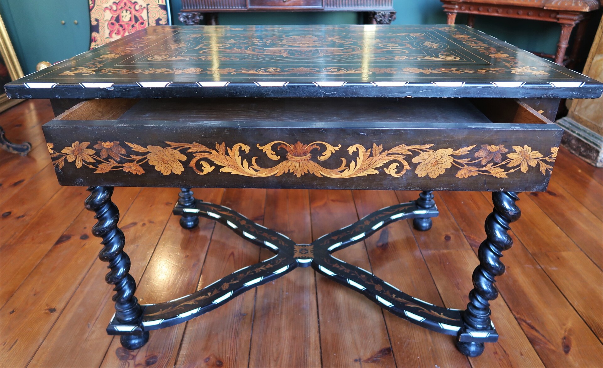 Dutch table with marquetry decoration