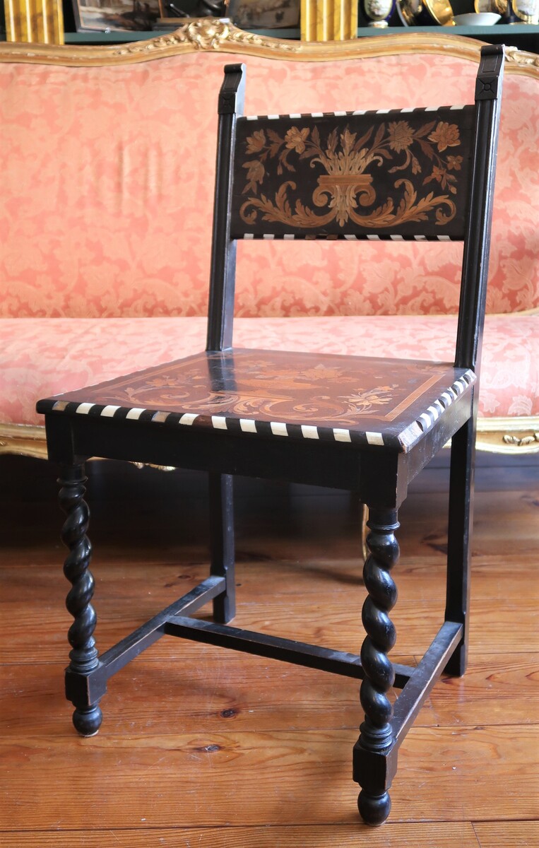 Dutch table with marquetry decoration