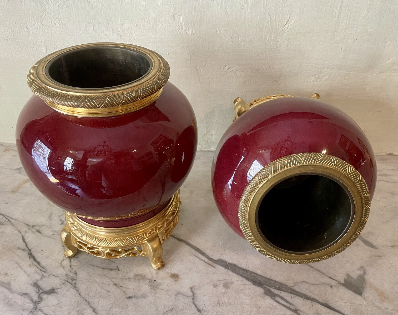Édouard Enot, Paris. Pair of signed mounted vases in the Chinese taste
