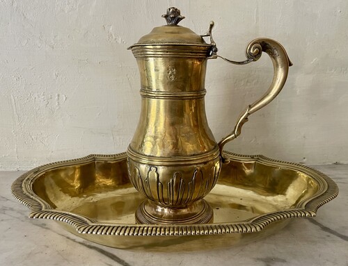 Ewer and its basin, mark with 3 fleur-de-lys