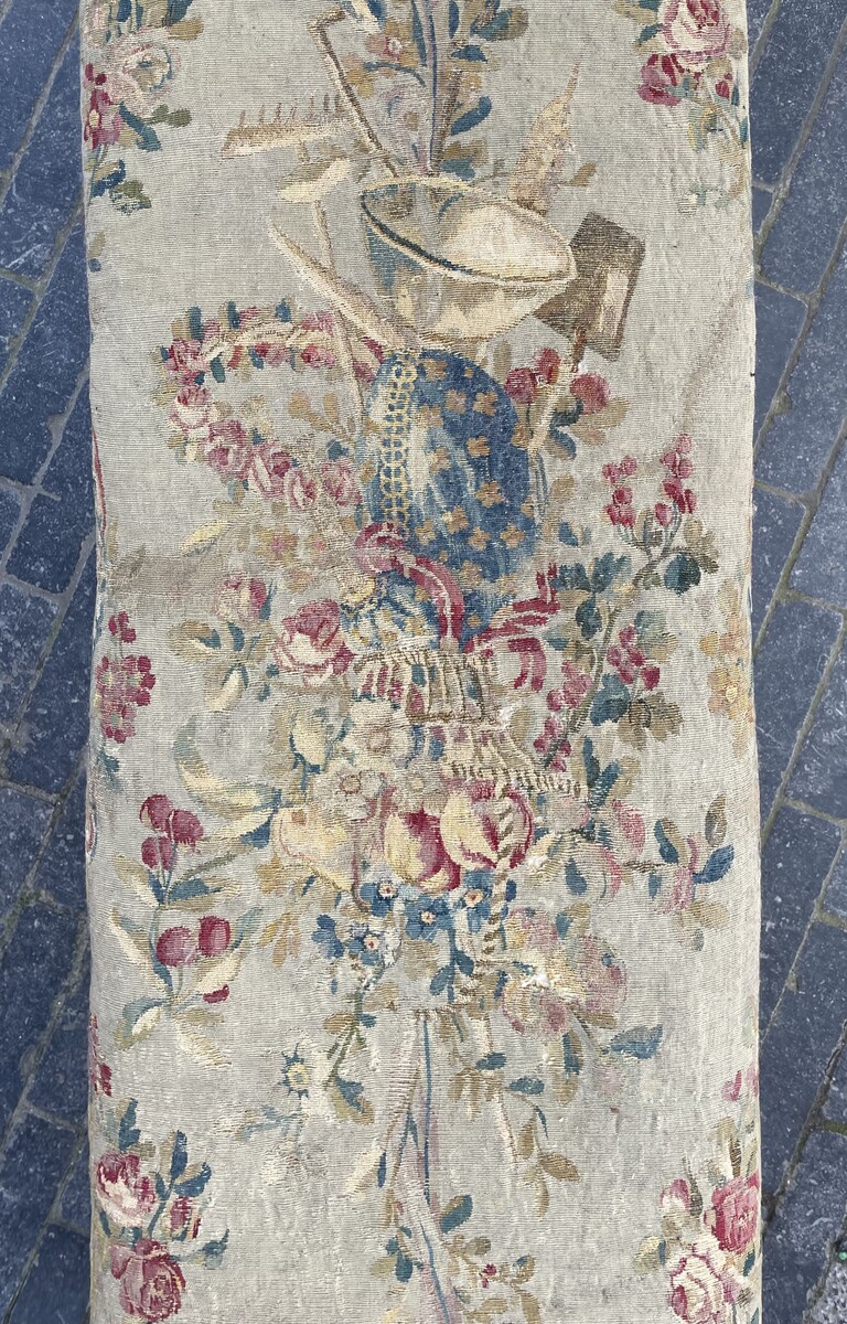 Large six-feet finely carved Louis XVI style bench covered with 18th century tapestry.