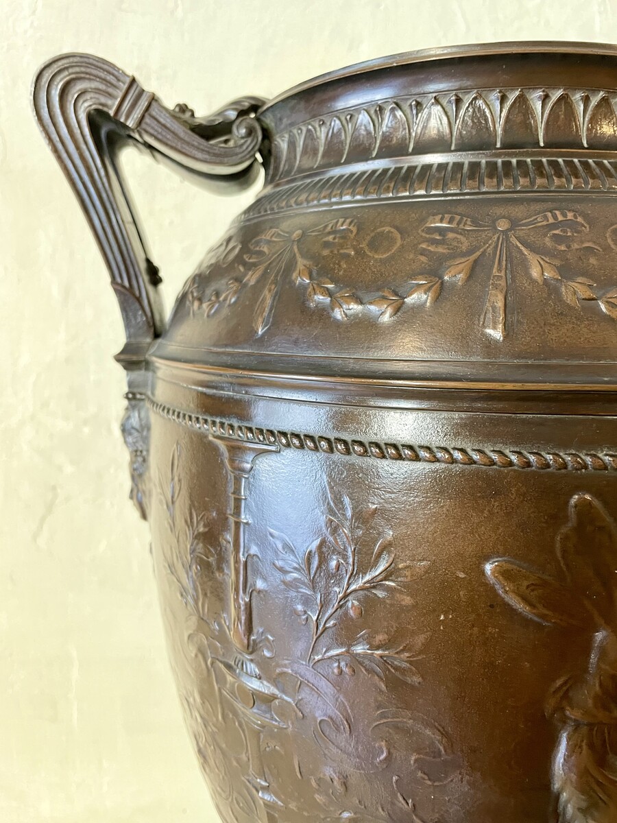 Large vase with handles in the taste of antiquity