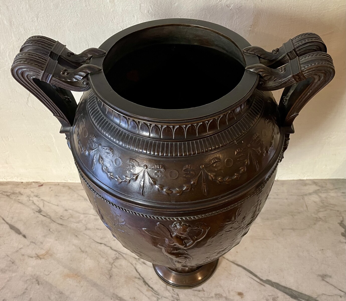 Large vase with handles in the taste of antiquity