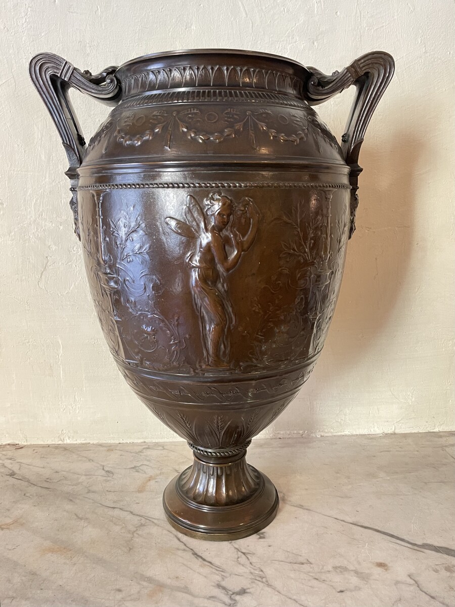 Large vase with handles in the taste of antiquity