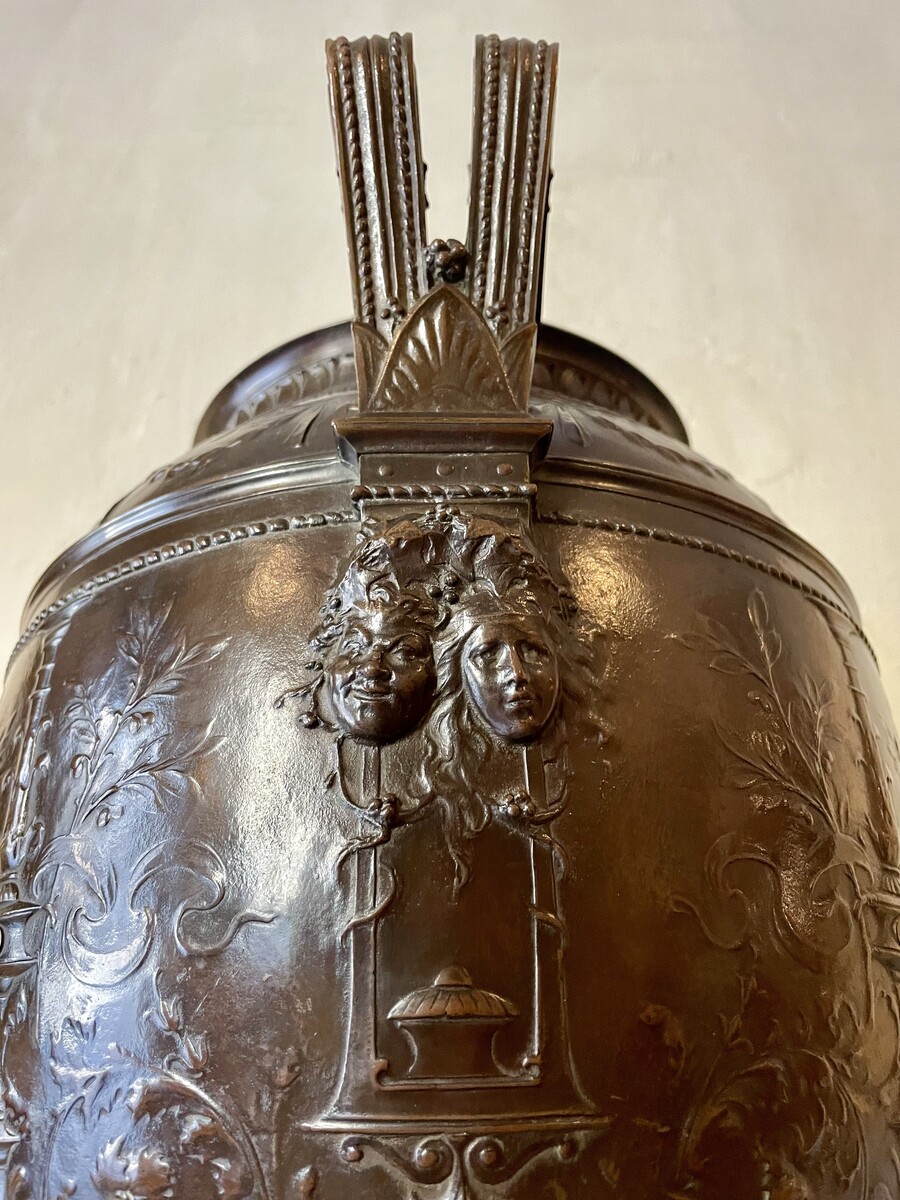 Large vase with handles in the taste of antiquity