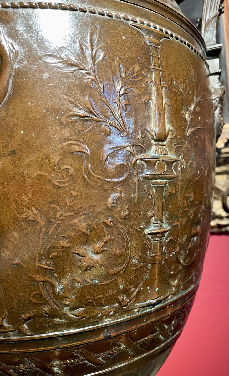 Large vase with handles in the taste of antiquity