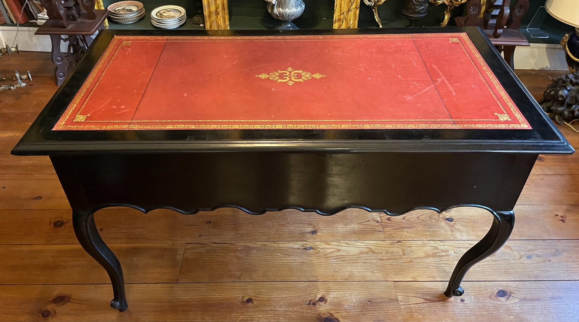 Louis XV desk with 6 legs and 4 drawers