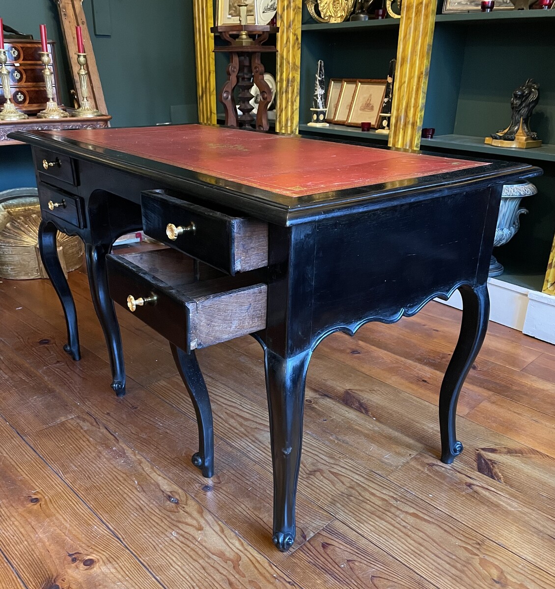 Louis XV desk with 6 legs and 4 drawers
