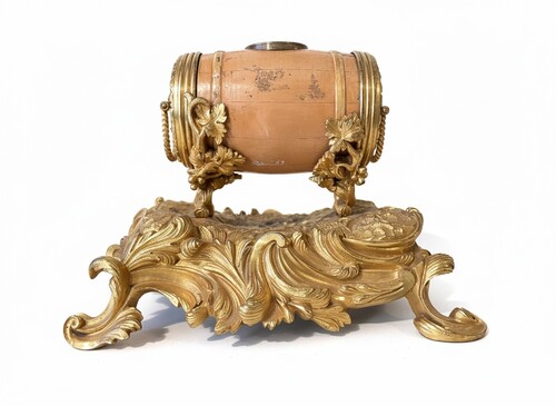 Louis XV style inkwell decorated with a barrel.