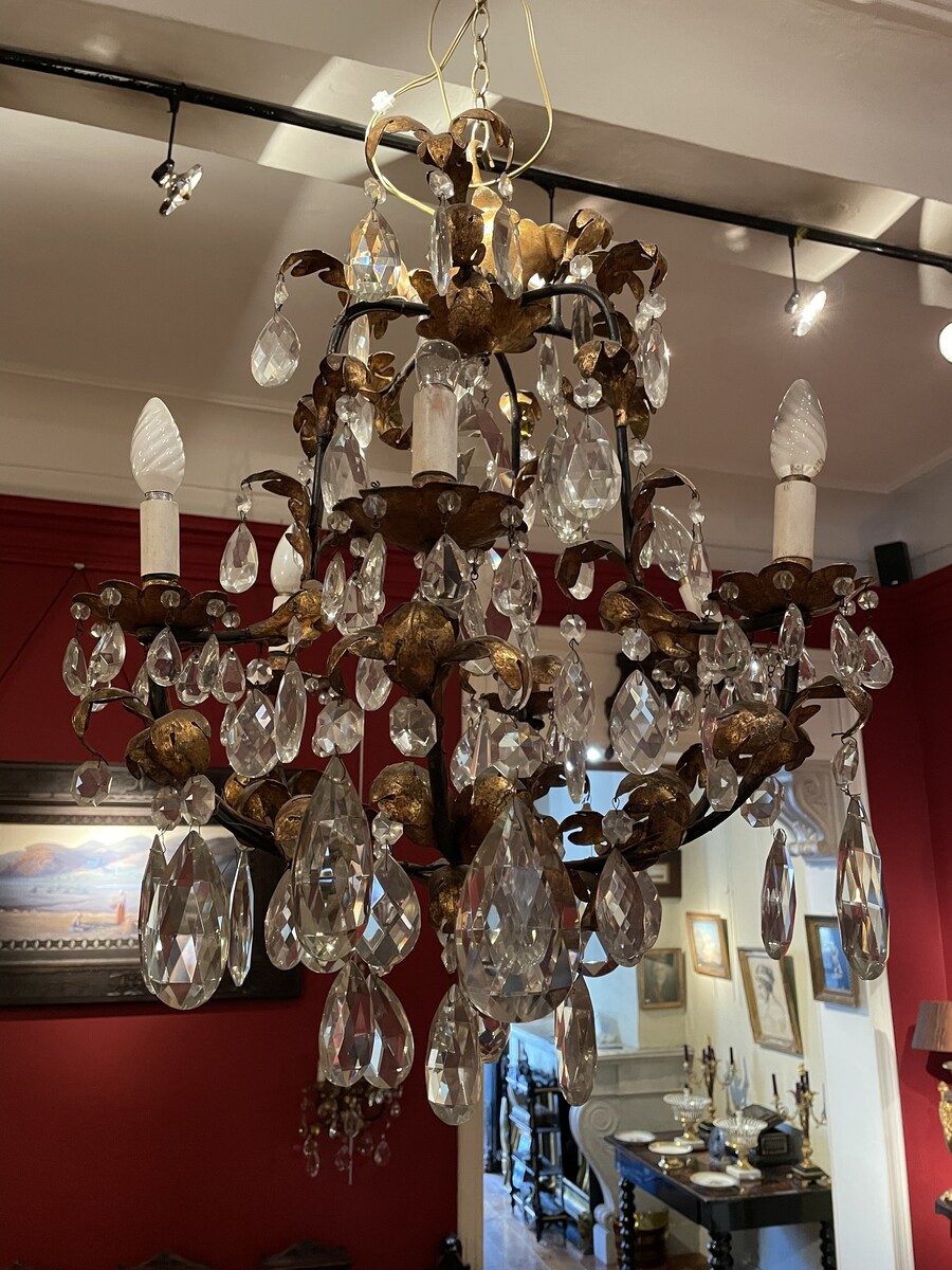 Louis XVI style chandelier with foliage decoration