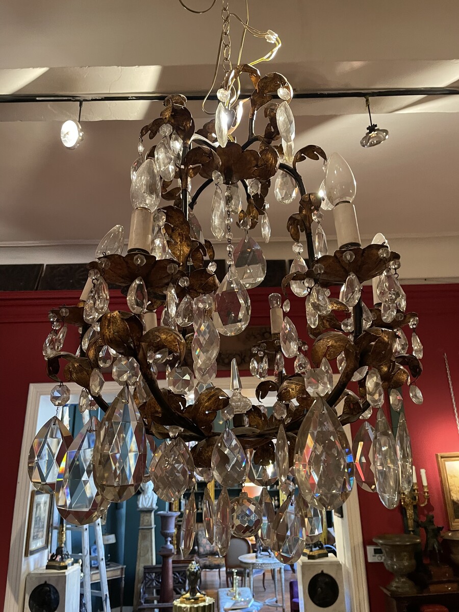 Louis XVI style chandelier with foliage decoration