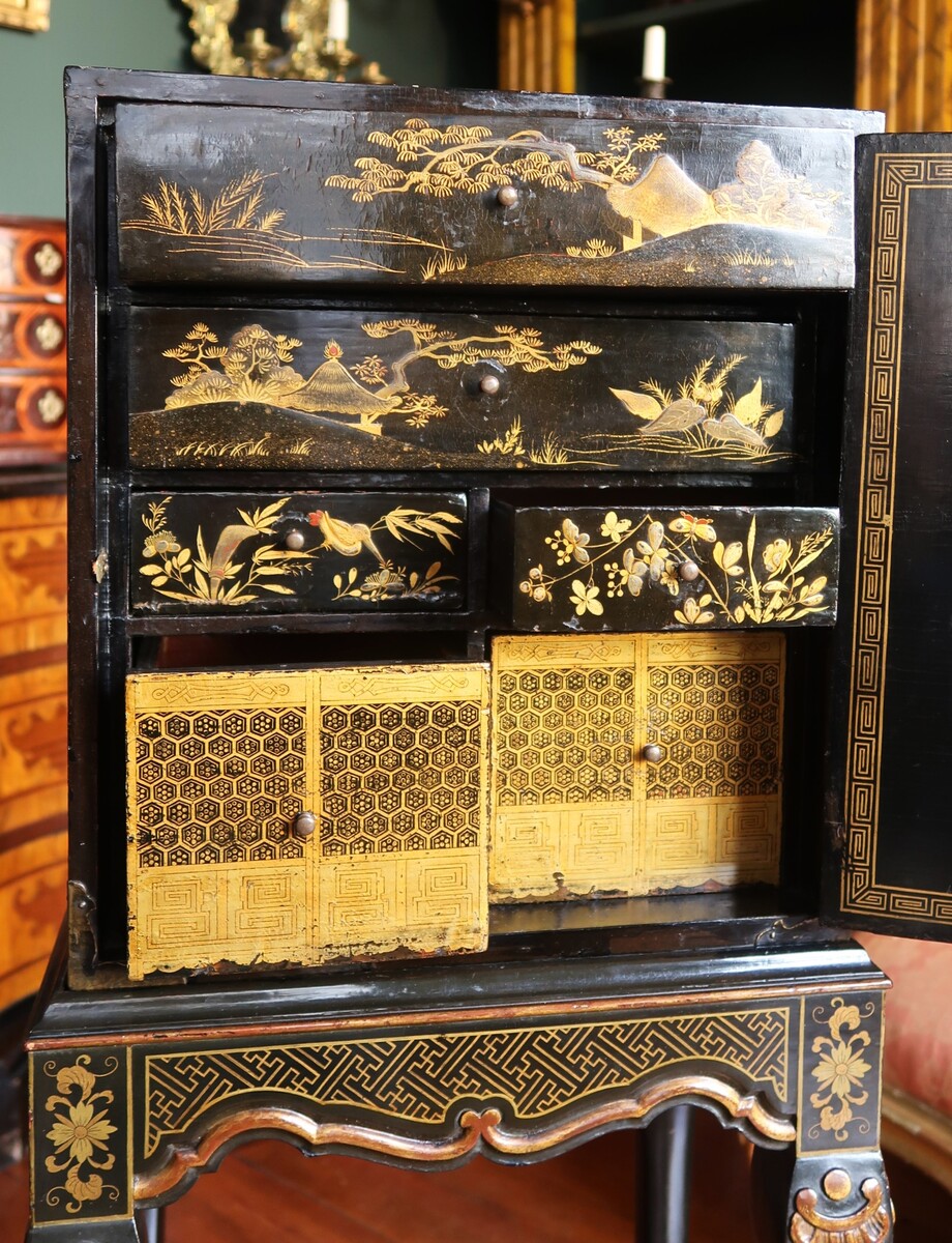 Meji Japanese little cabinet