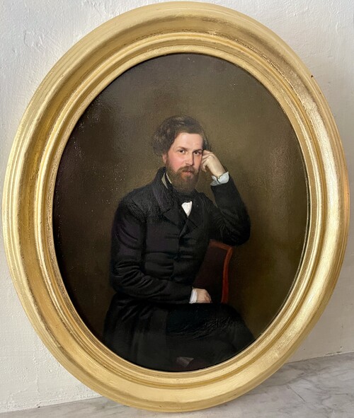 Oval portrait of a gentleman