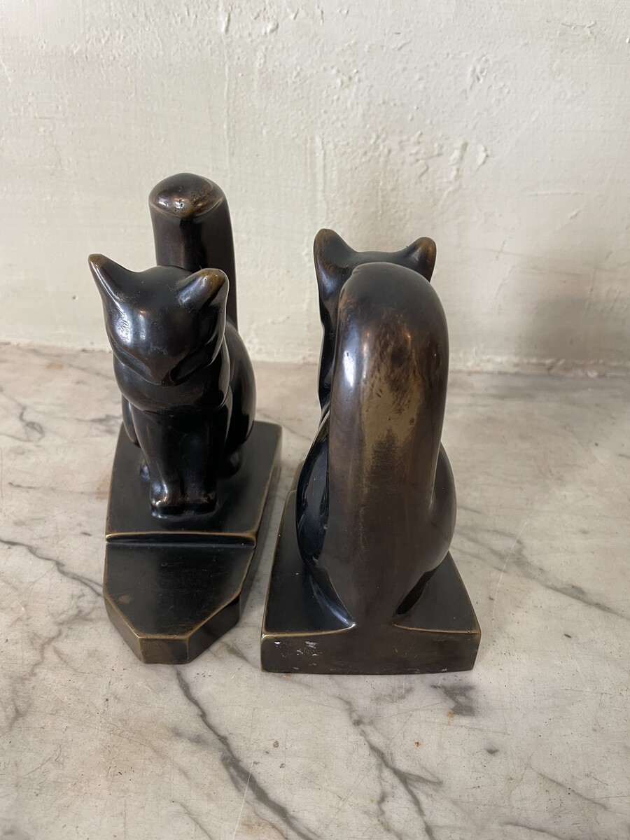 Pair of Art Deco bookends in the shape of a cat