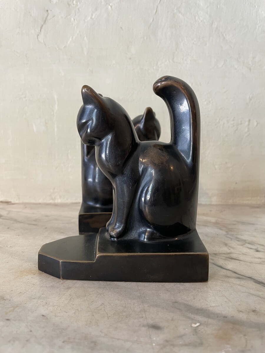 Pair of Art Deco bookends in the shape of a cat