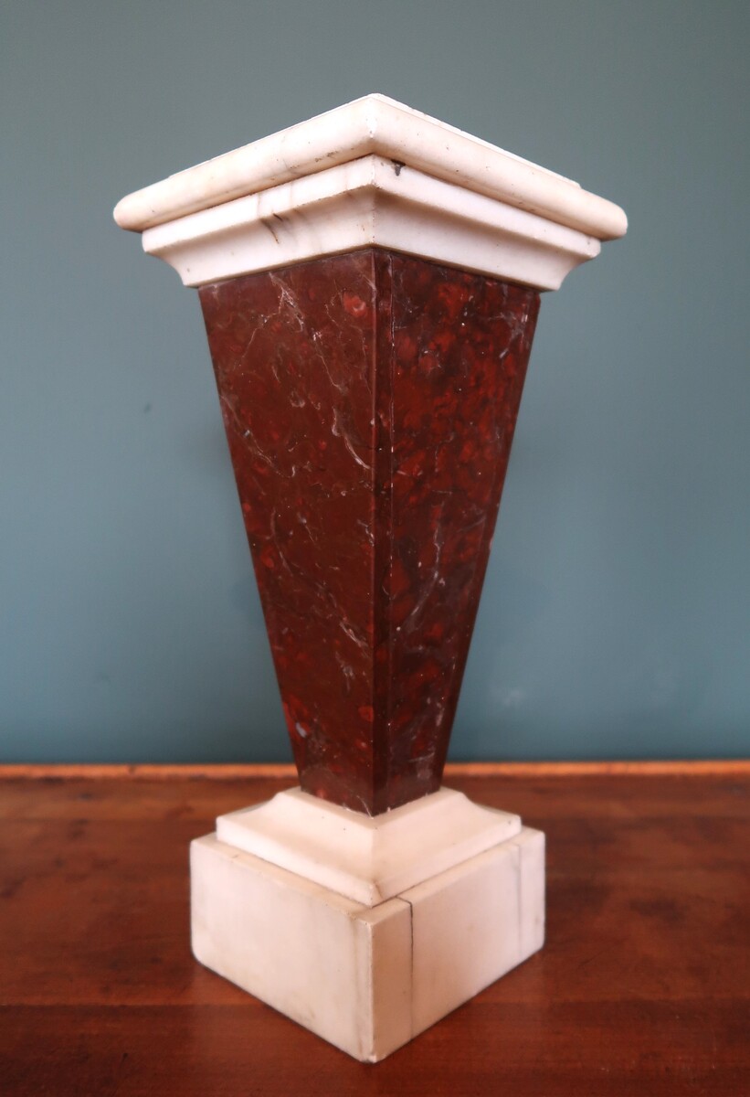 Pair of marble stands