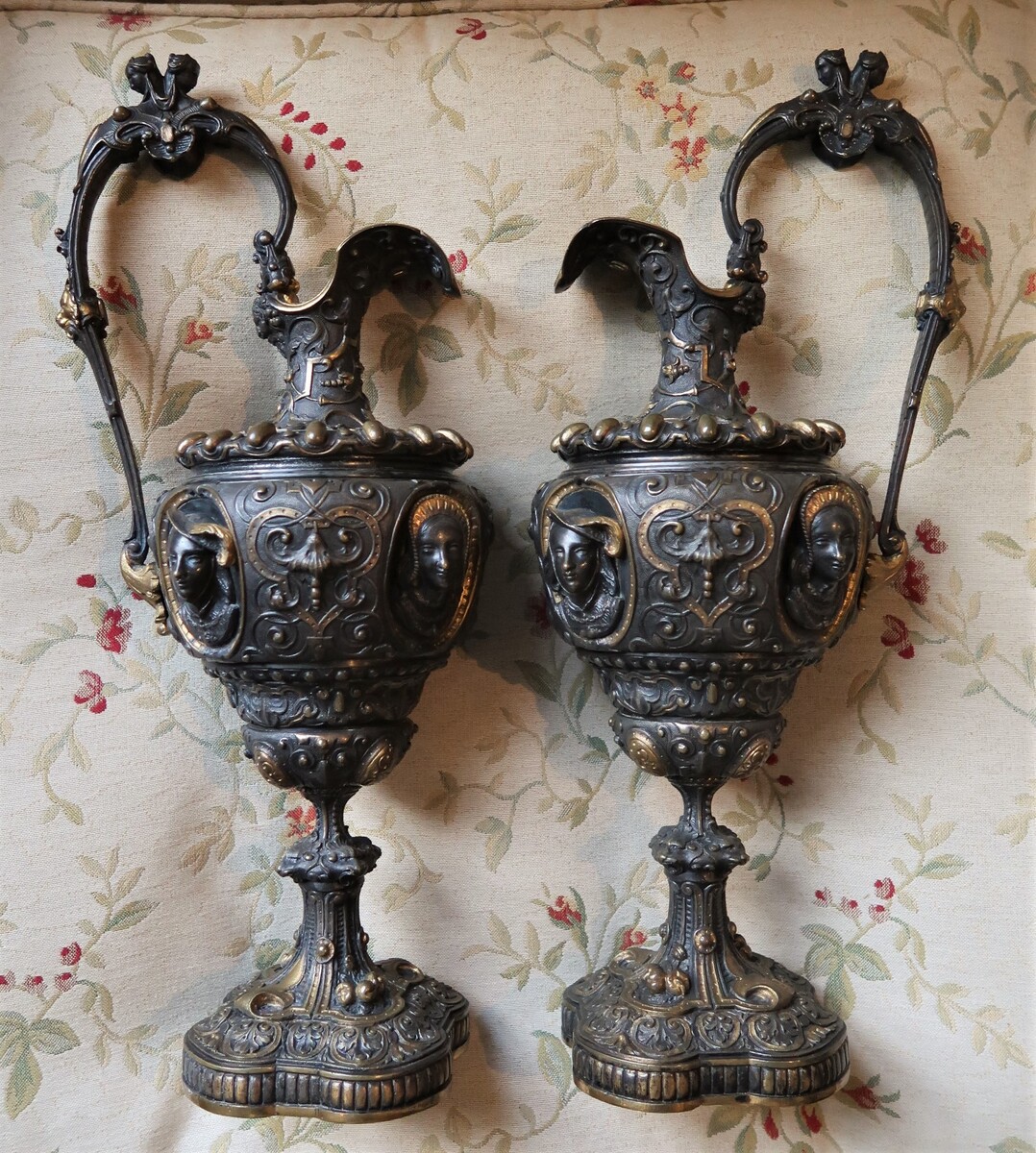 Pair of Renaissance Revival bronze vases (aiguière)