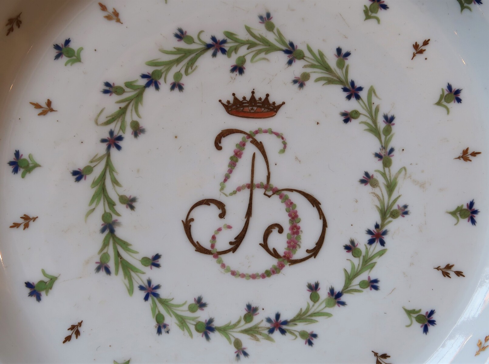 Plate (compotier), cornflower pattern (décor à barbeaux)