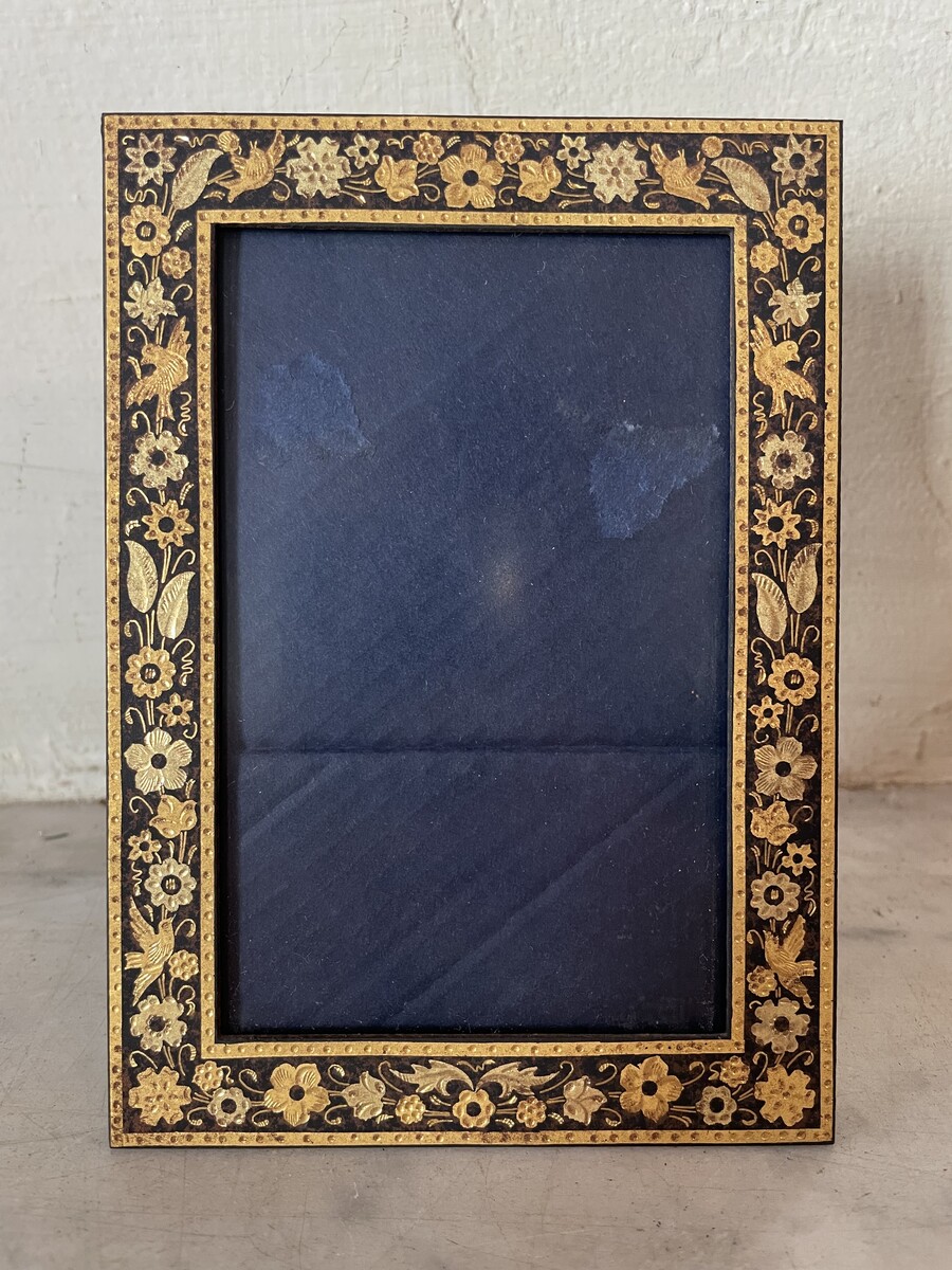 Small damascinated frame