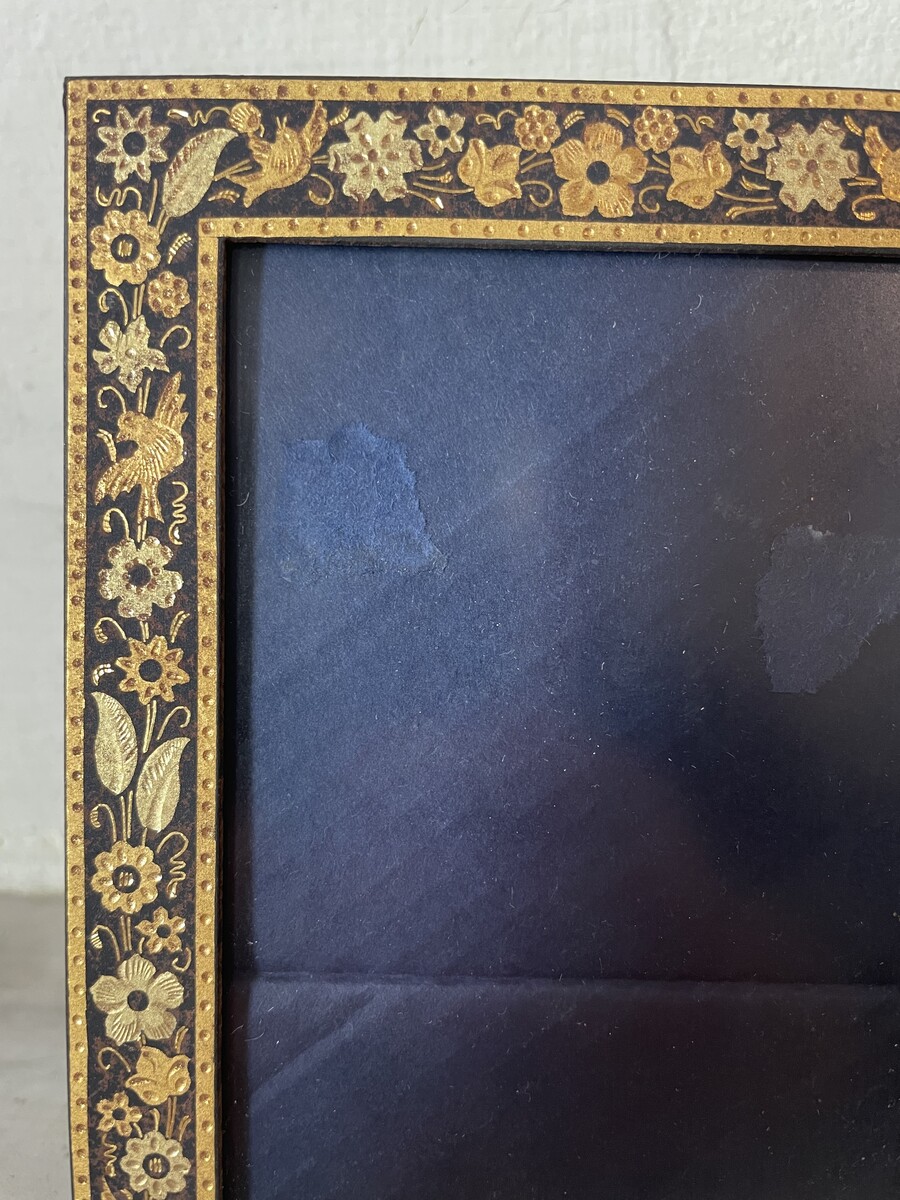 Small damascinated frame