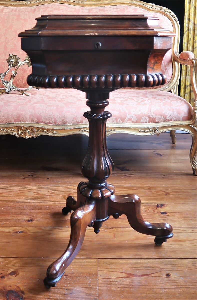 Victorian table for the thee by Nettlefold